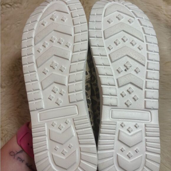 Gypsy Jazz Leopard Print Flats - Picture 4 of 6